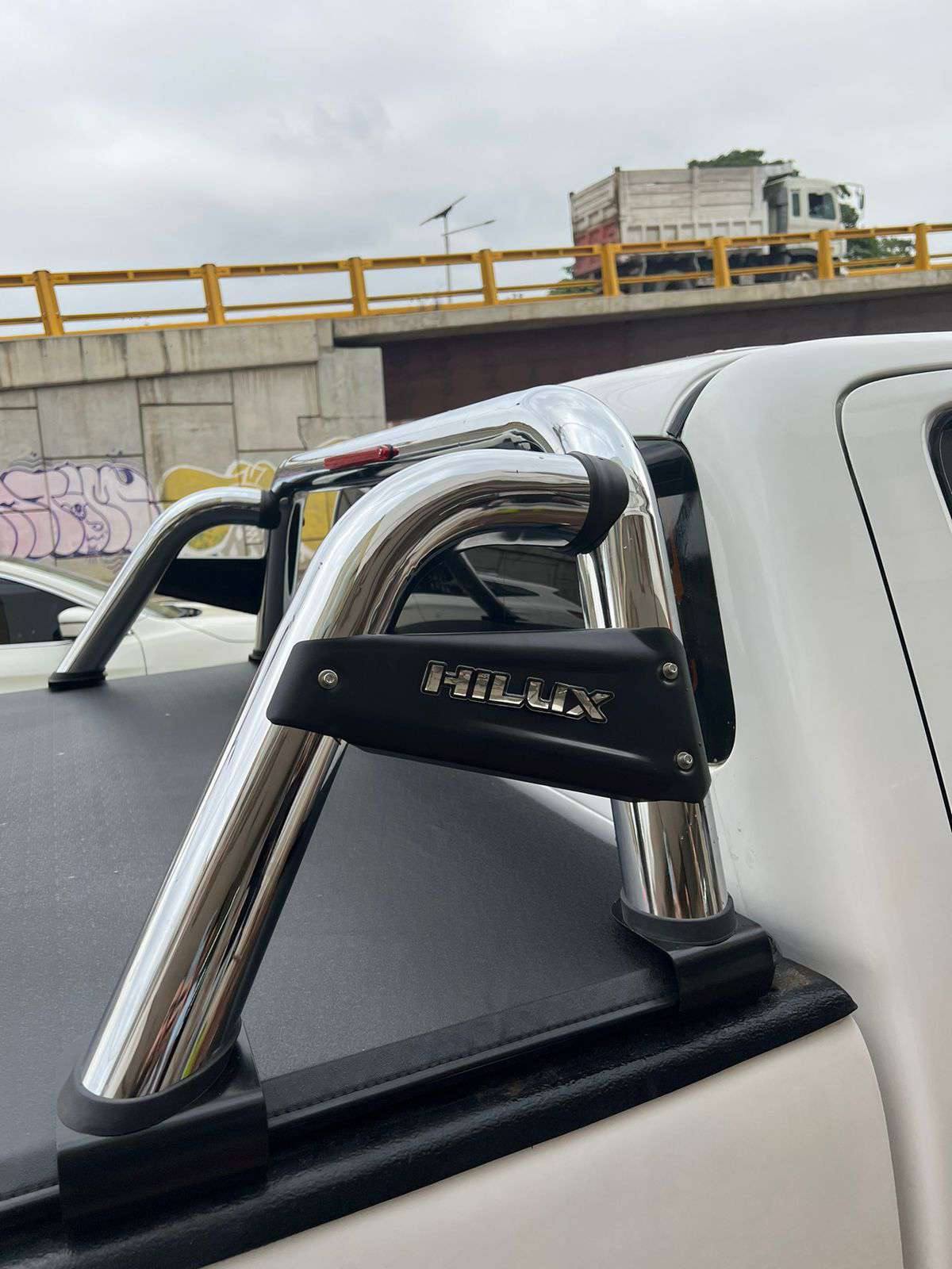 Barra Antivuelco O Roll Bar Cromado Con Stop Para Camioneta Toyota Hilux - FOXCOL Colombia