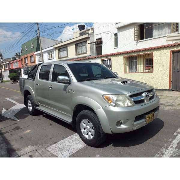 Barra Antivuelco O Roll Bar Negro Para Camioneta Toyota Hilux - FOXCOL Colombia