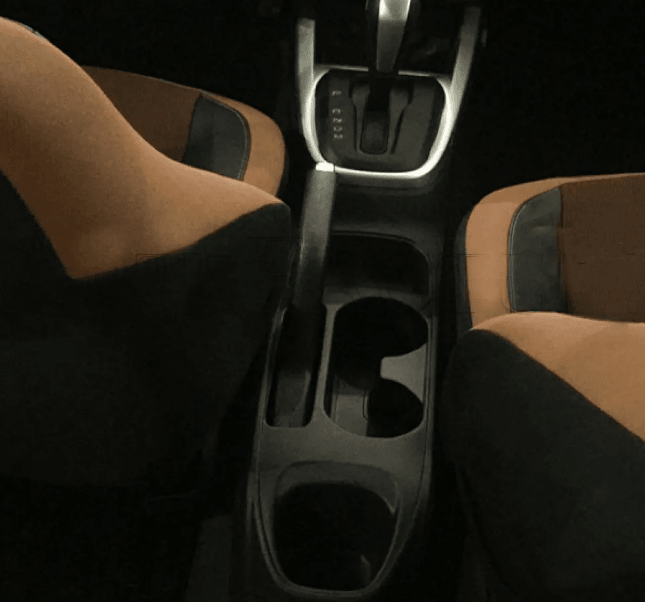 Consola Central Apoyabrazos Cromada 7 Puertos Usb Chevrolet Onix 2016 A 2021 - FOXCOL Colombia