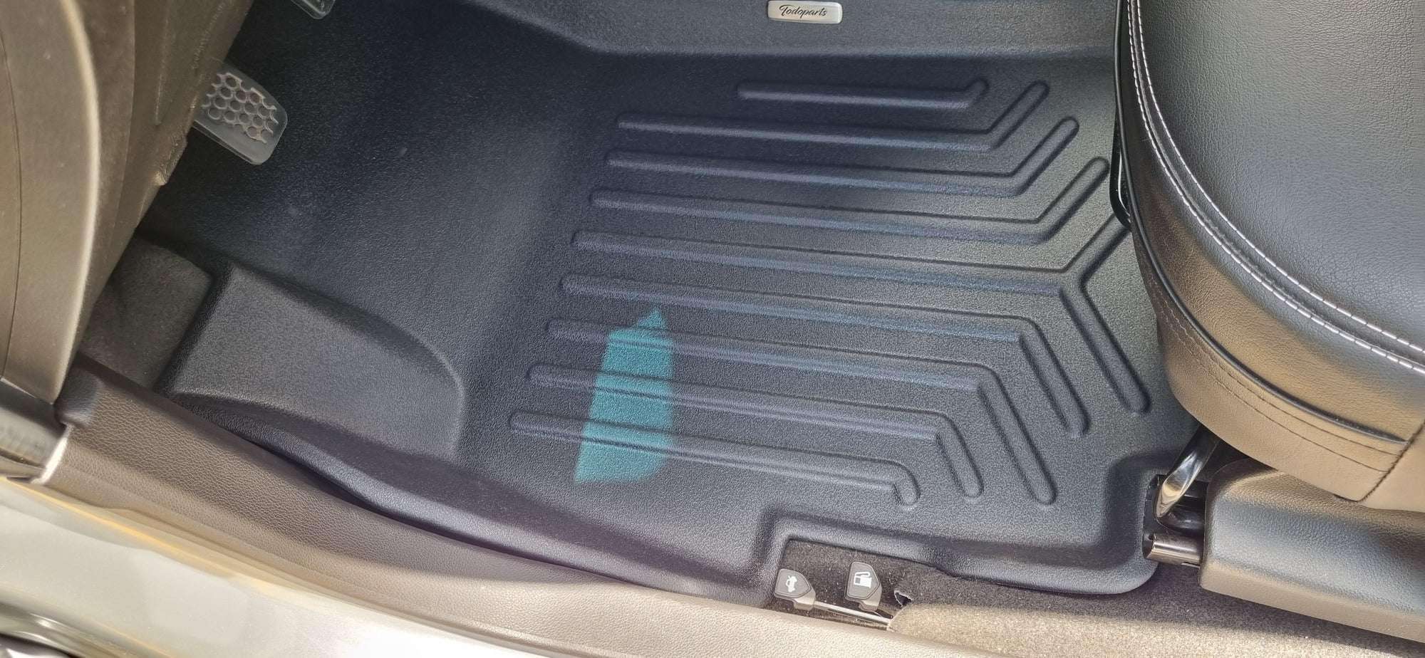 Tapetes termoformados foscos Todoparts Primeira fileira Chevrolet Spark GT 2011 a 2020